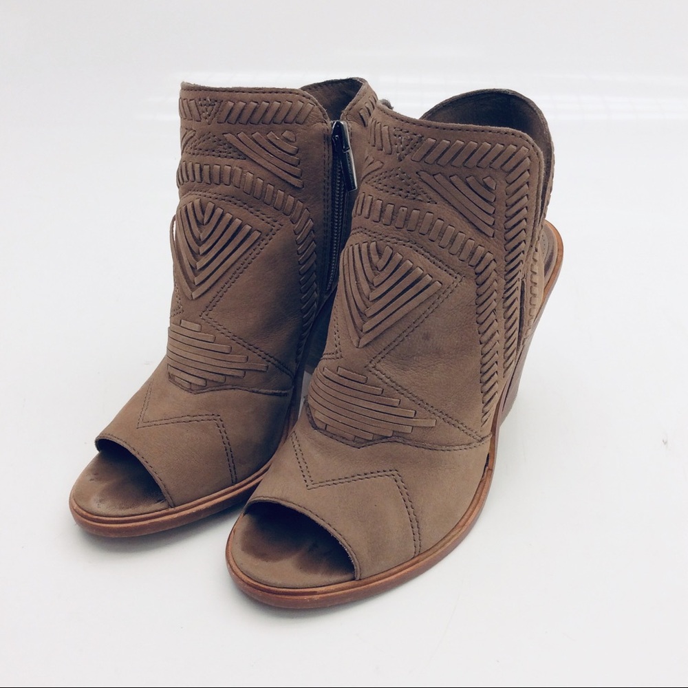 Vince Camuto Karinta French Taupe Peep Toe Heel
